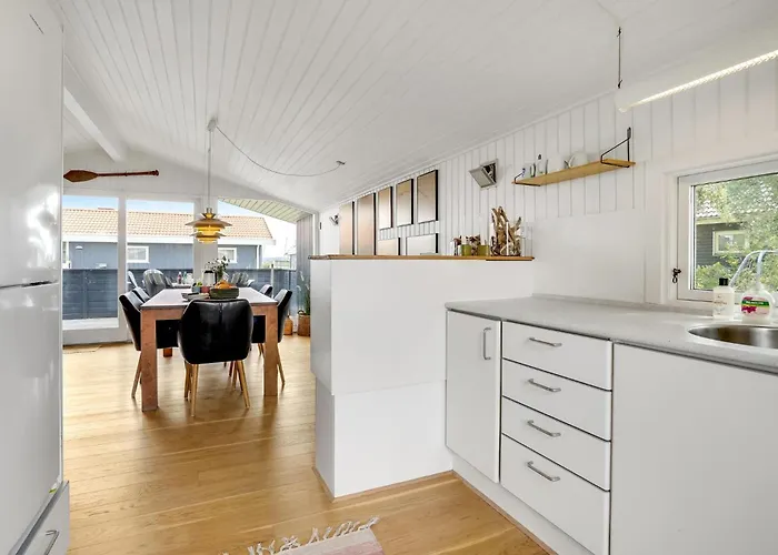 3 Bedroom Awesome In Vakantiehuis *