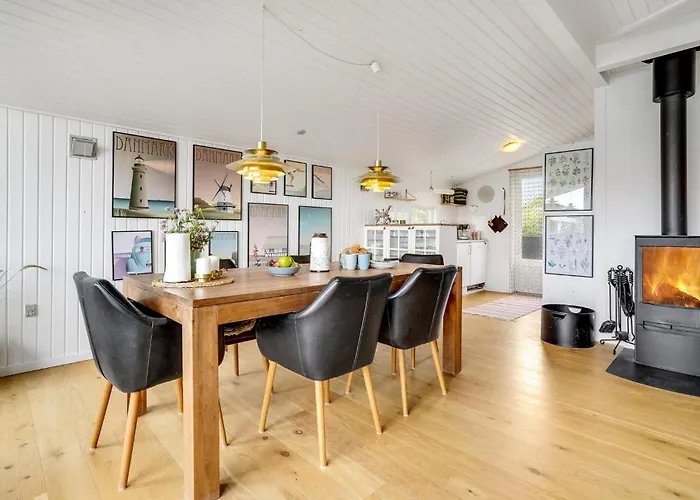 3 Bedroom Awesome In Vakantiehuis *