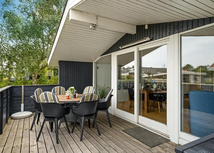 3 Bedroom Awesome In Vakantiehuis *