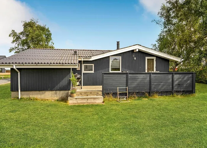 Дом отдыха 3 Bedroom Awesome In Бёркоп