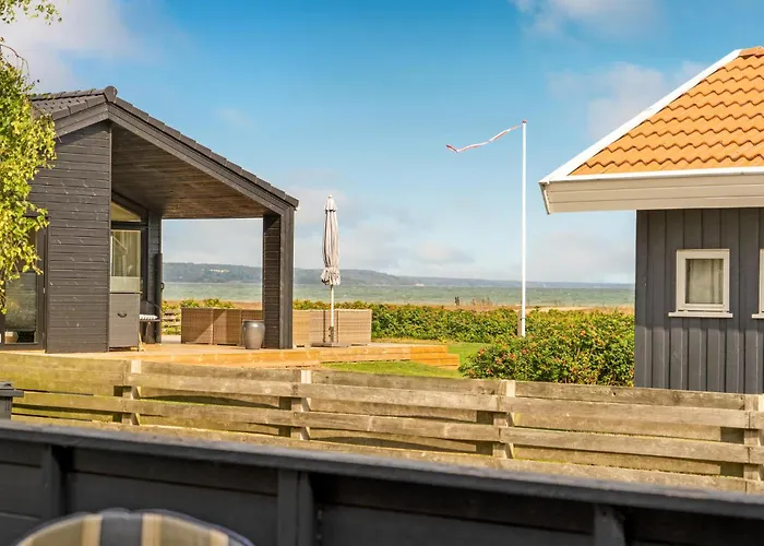 3 Bedroom Awesome In Дом отдыха *