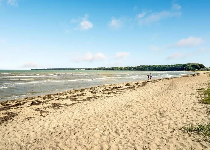 3 Bedroom Awesome In Дом отдыха *